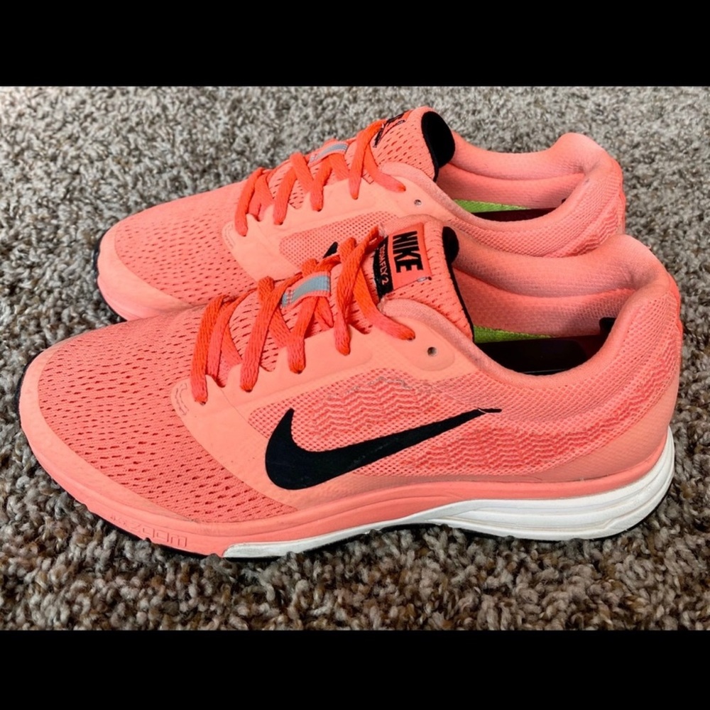 Nike zoom fly 2 wokens running shoe peach 8.5